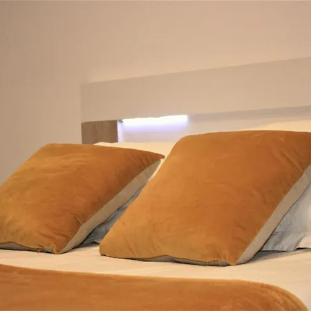 Apartament Jare *